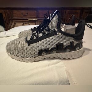 Cute Adidas size 5:5 women’s great condition very